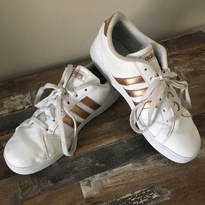 adidas Sneakers